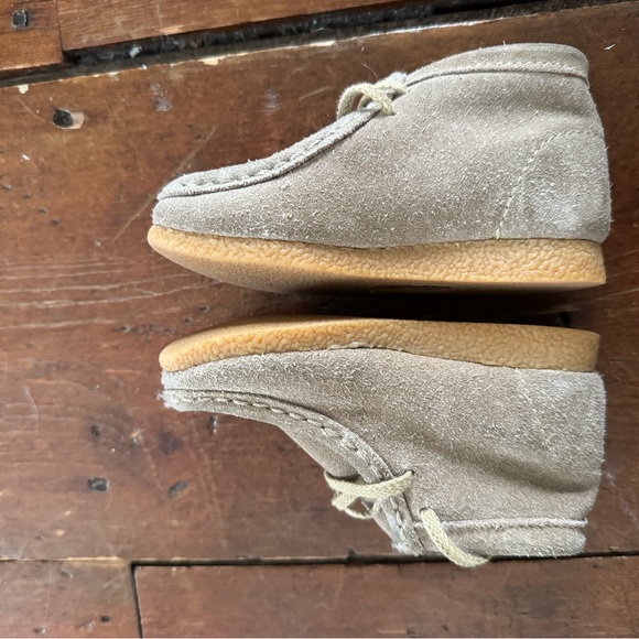 Clarks Kids Suede Moccasins Wallabees - Beige - Picture 4 of 6